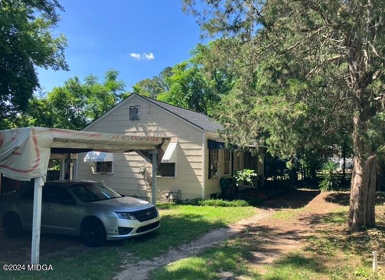 2nd image of 377 Hortman Ave