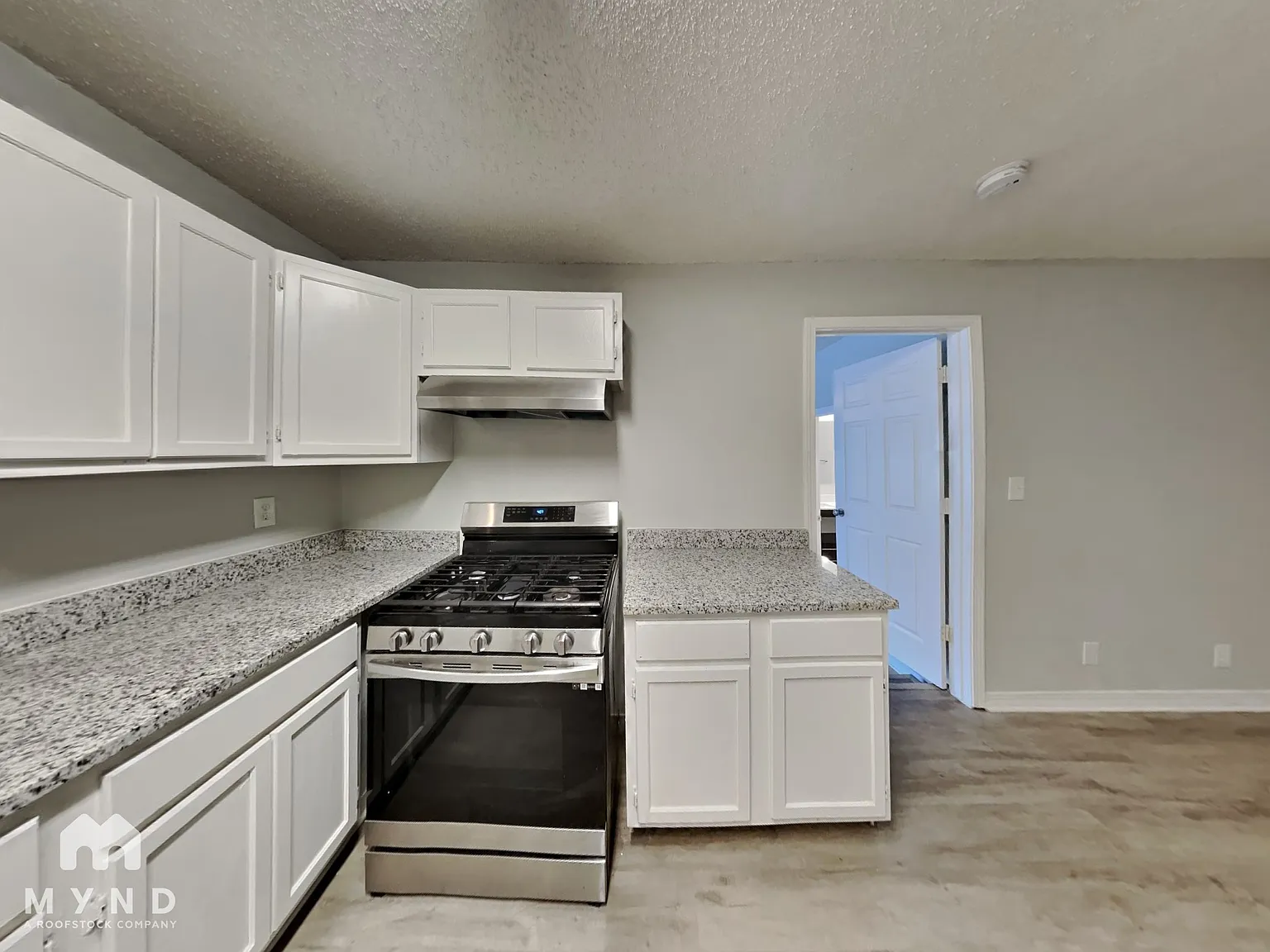 4 bed, 3.0 bath, 1409 sqft, $2,305 — Photo 3