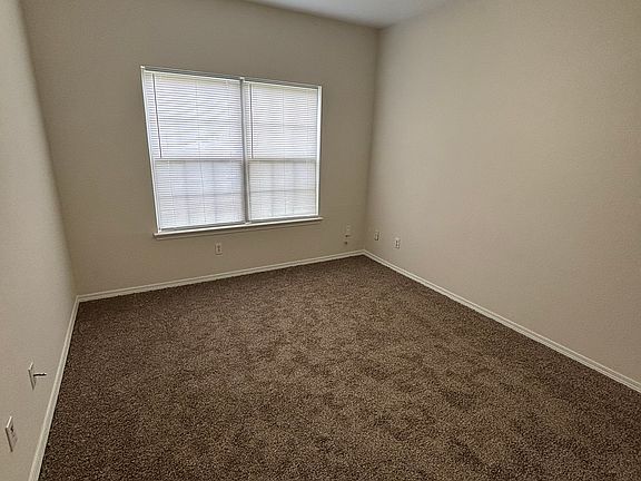 5th image of 3100 SW Deerfield Blvd #1