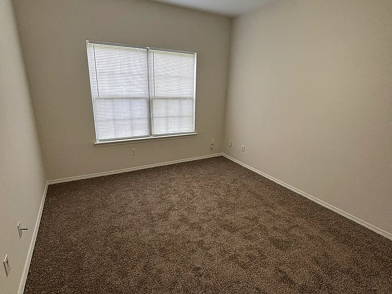 3100 SW Deerfield Blvd #1 — Photo 5