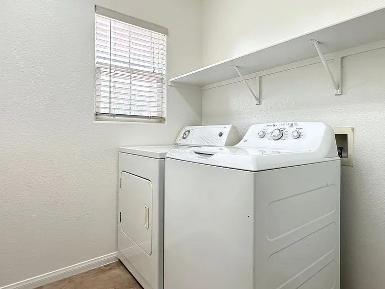 560 Playa Linda Pl — Photo 25