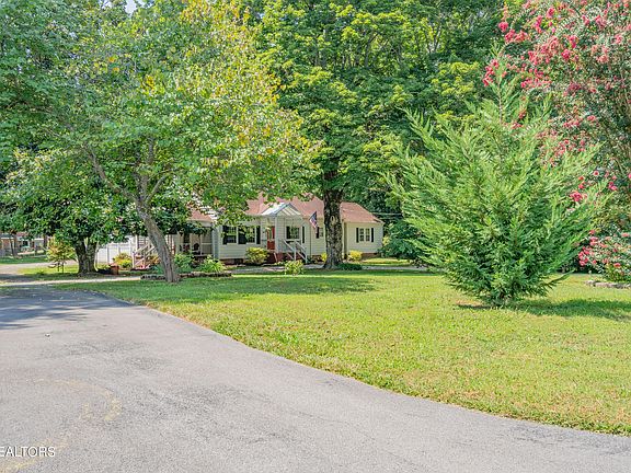 2nd image of 4818 Skyline Dr