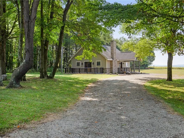 307 S Shore Trl, Central City, PA 15926