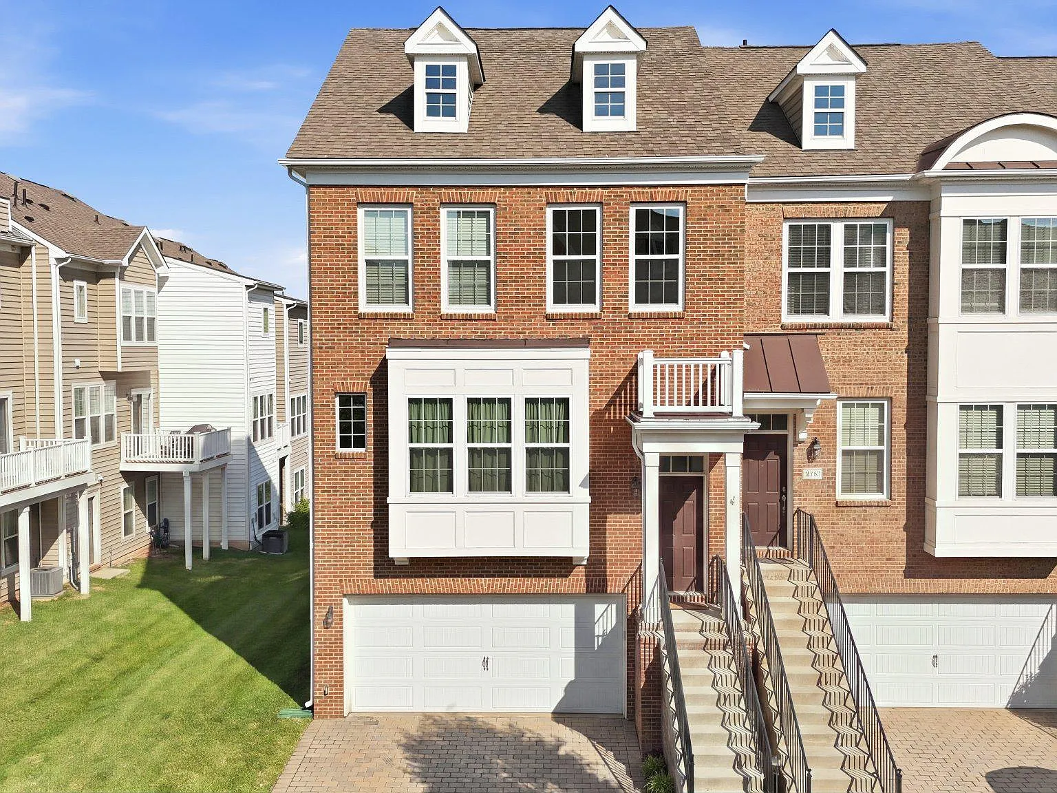 4 bed, 3.5 bath, 2981 sqft, $3,900 — Photo 1