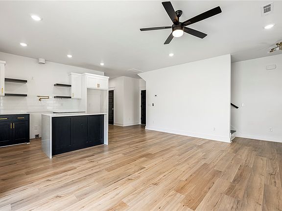 5th image of 409 S 21st St