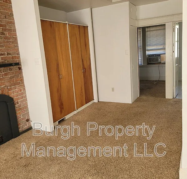 441 Locust St — Photo 3
