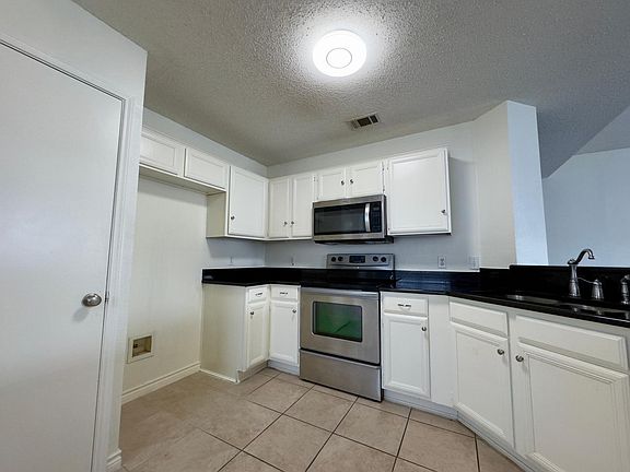 3rd image of 6422 Jennie Ln