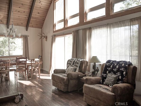 1216 Yosemite Dr, Lake Arrowhead, CA 92352