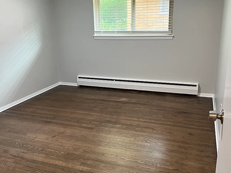 3346 S Whitnall Ave #13 — Photo 6