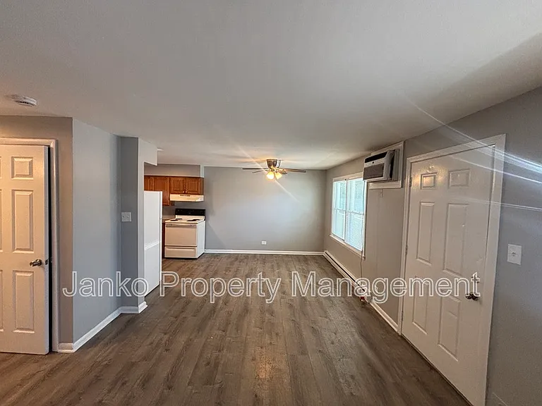 474 W 14th Pl #2 — Photo 3