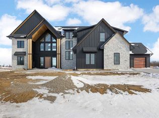 2210 Hemann Way NE, Solon, IA 52333