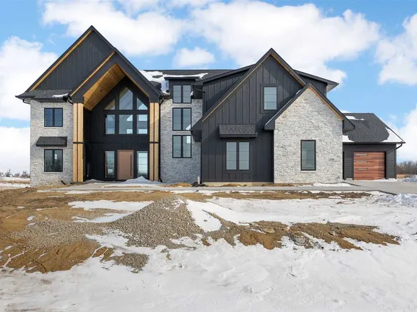 2210 Hemann Way NE, Solon, IA 52333