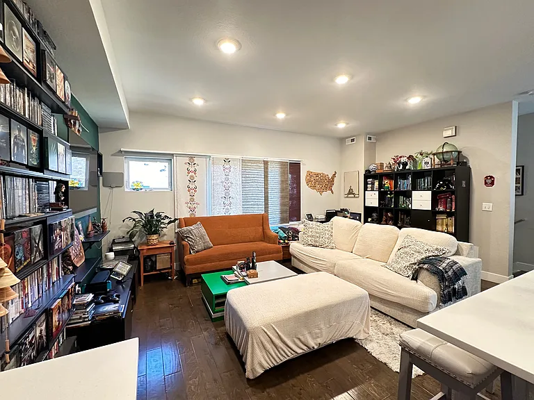 Living room - 2nd floor