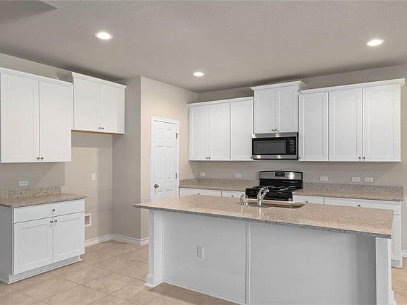 5th image of 10816 Mickelson Dr