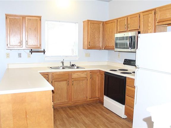5th image of 2910 Mary Beth Ln