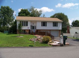 719 Bogar Dr, Selinsgrove, PA 17870