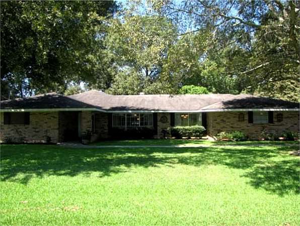 1st image of 2100 Pin Oak Ct