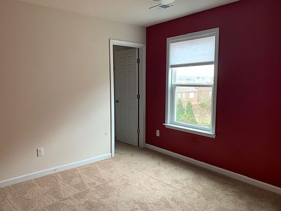 3rd image of 171 Gibson Dr