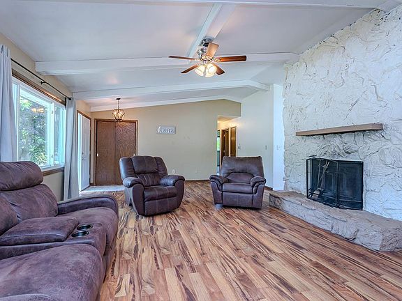 3rd image of 1410 WOODLAWN ROAD