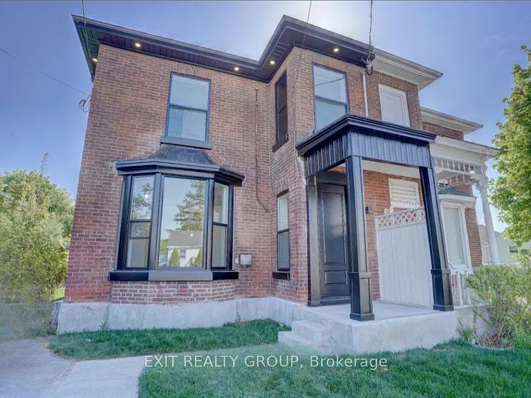 105 Yeomans St — Photo 1