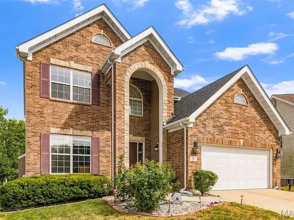 10 Ashbury Crossing Ct, Florissant, MO 63034