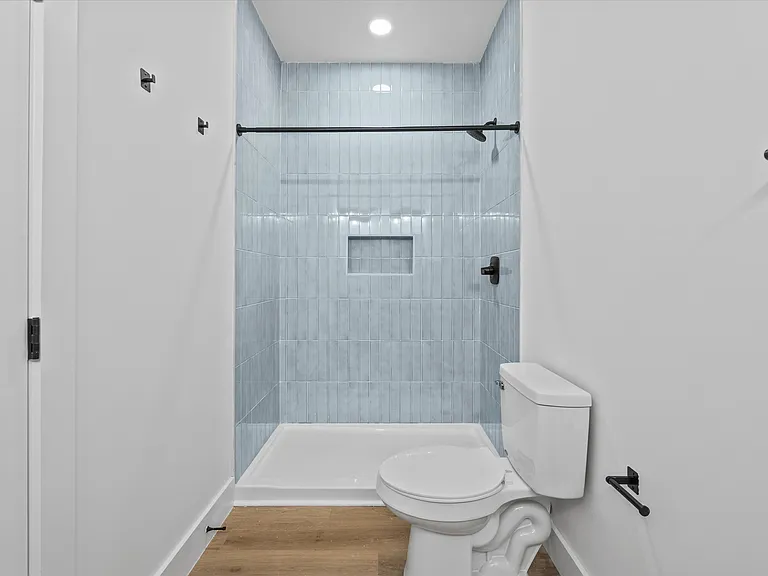 2414 E Glenwood Ave — Photo 9