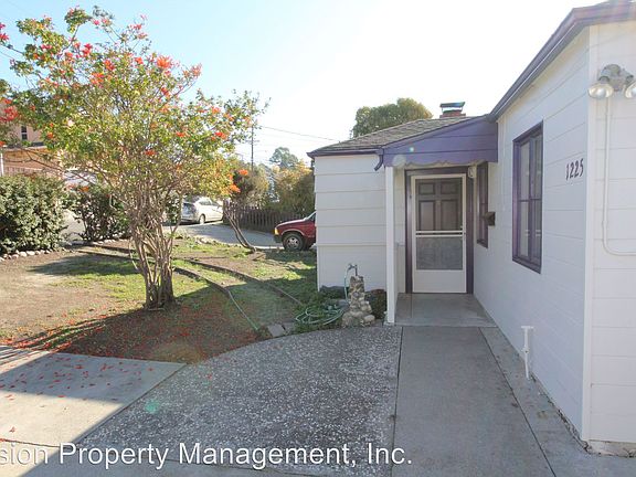 3rd image of 1225 Marin Ave