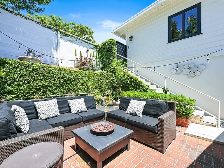 875 Coast View Dr — Photo 45