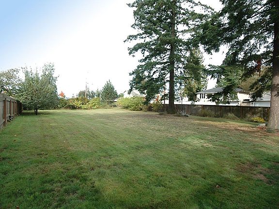 Side lot for that dream home