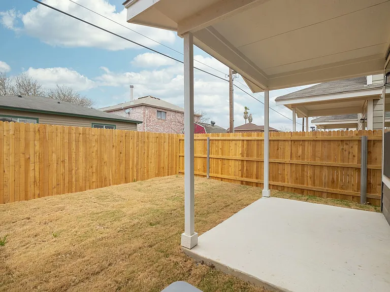 2307 Lynwood Bnd #1 — Photo 14
