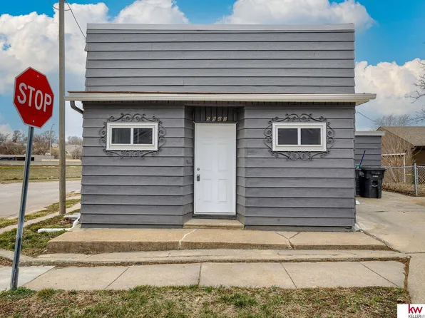 5848 S 21st St, Omaha, NE 68107