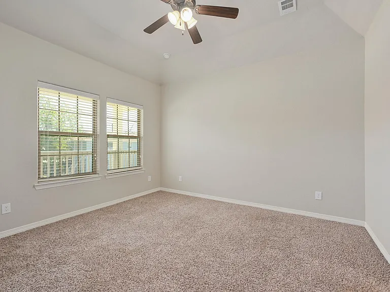 401 Ash St #B — Photo 18