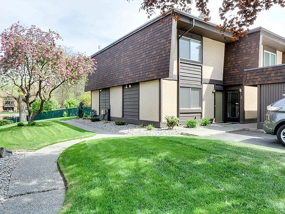 3rd image of 315 S Shoreline Dr Unit 2