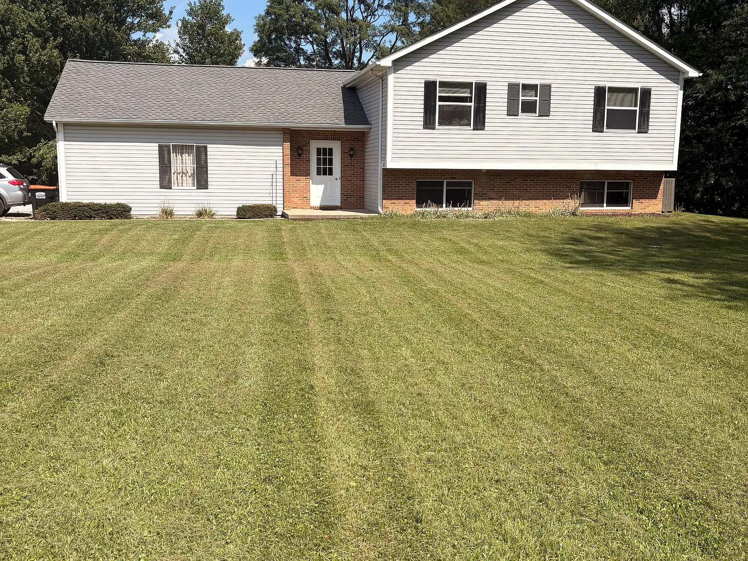 3 bed, 1.5 bath, 1350 sqft, $1,750 — Photo 1