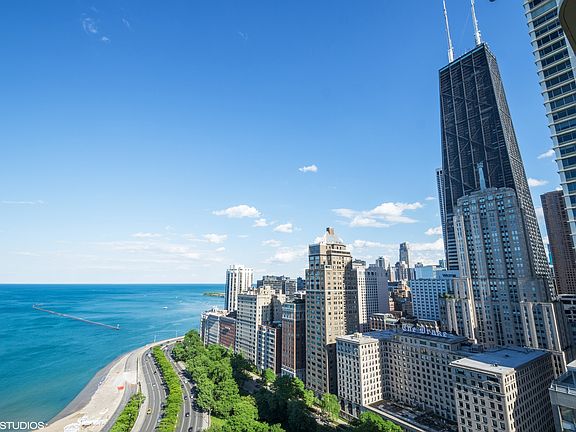 3rd image of 1040 N Lake Shore Dr APT 28B