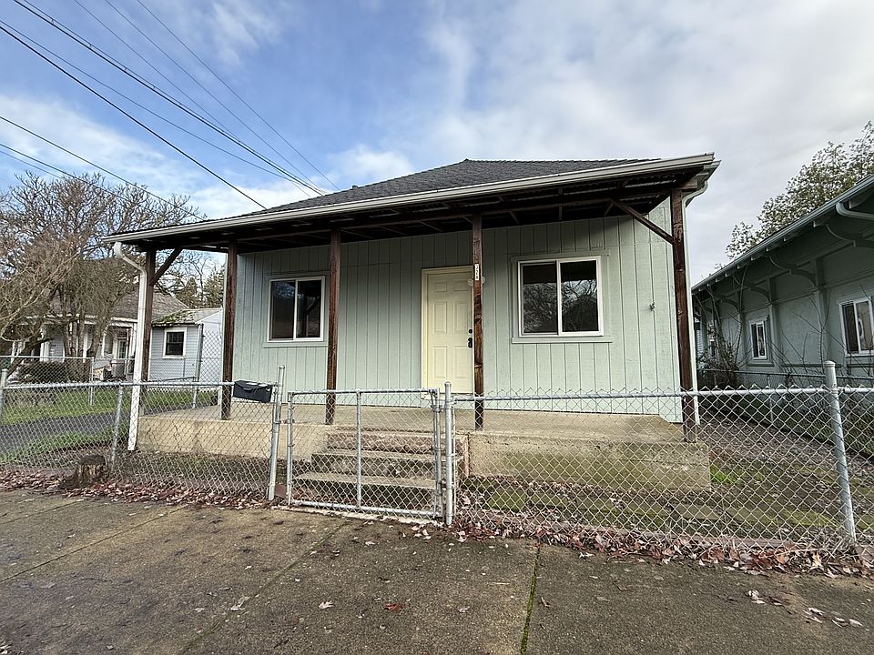 1st image of 328 SE Lane Ave