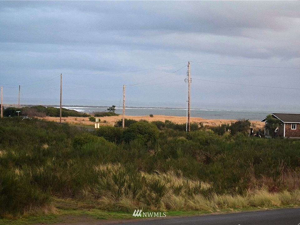 2nd image of 322 Marina Court