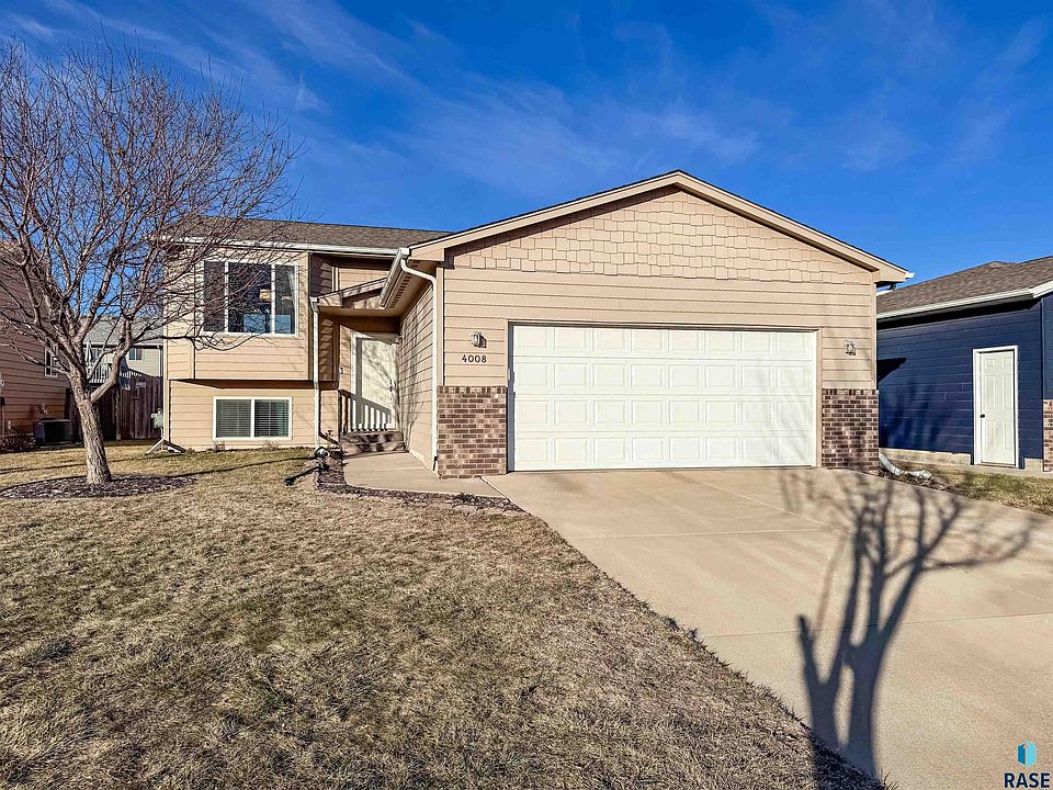 1st image of 4008 W 92nd St