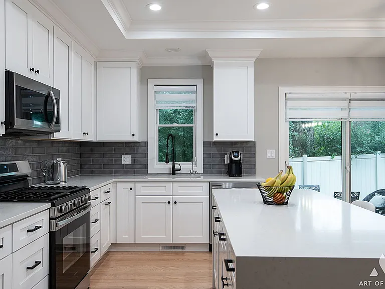 407 W Pierce Rd — Photo 3