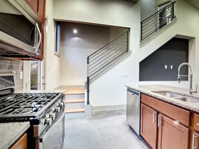 1805 Ulit Ave — Photo 8