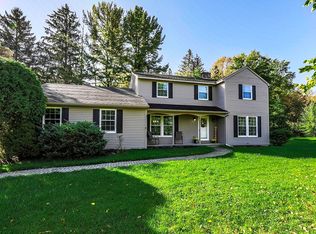 7667 Charlemont Dr, Manlius, NY 13104