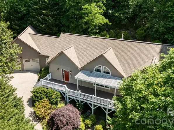 60 Hawks Pointe Ln, Weaverville, NC 28787