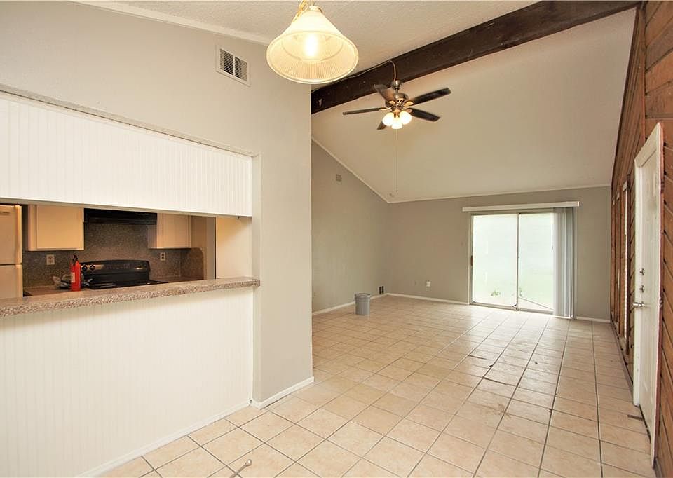 1st image of 1914 Valley Hill Cir #B