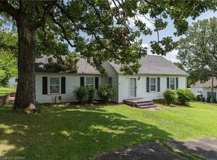 922 N Bennett Ave, Booneville, AR 72927