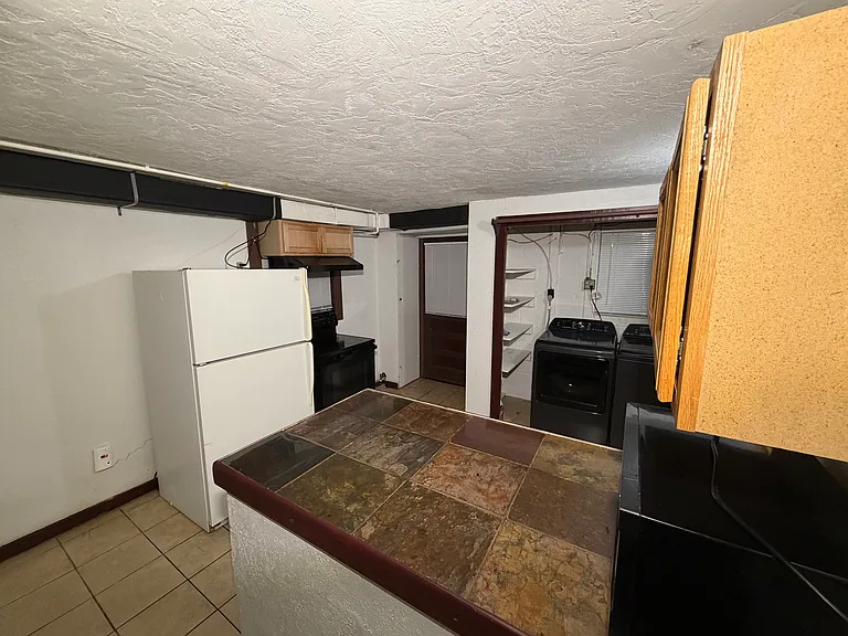 20 Iona Cir #C — Photo 3