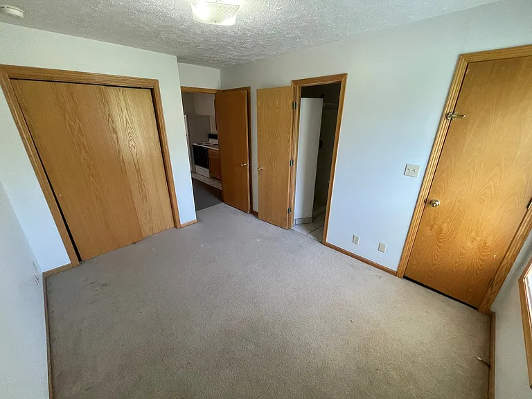 1118 S 30th St — Photo 3