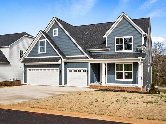 3rd image of 320 Summerall Dr