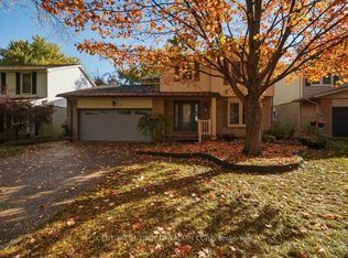 11 Four Oaks Cres, London, ON N6J 4B6