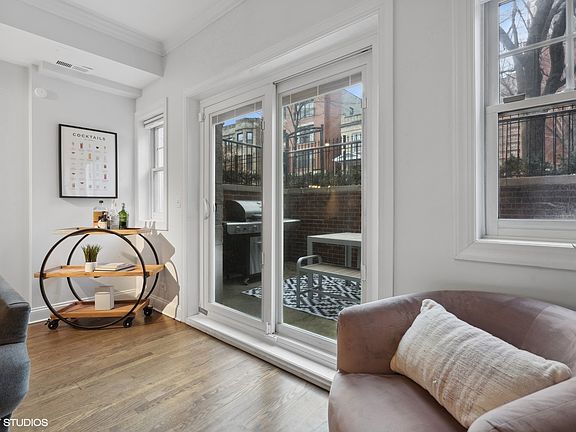 5th image of 827 W Bradley Pl #G