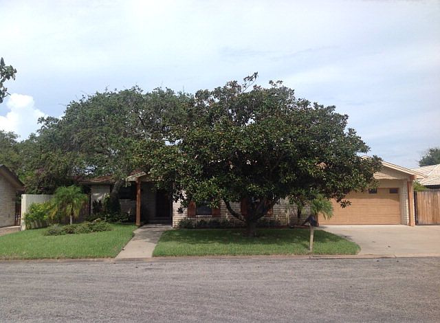 1st image of 1901 Baywood Dr